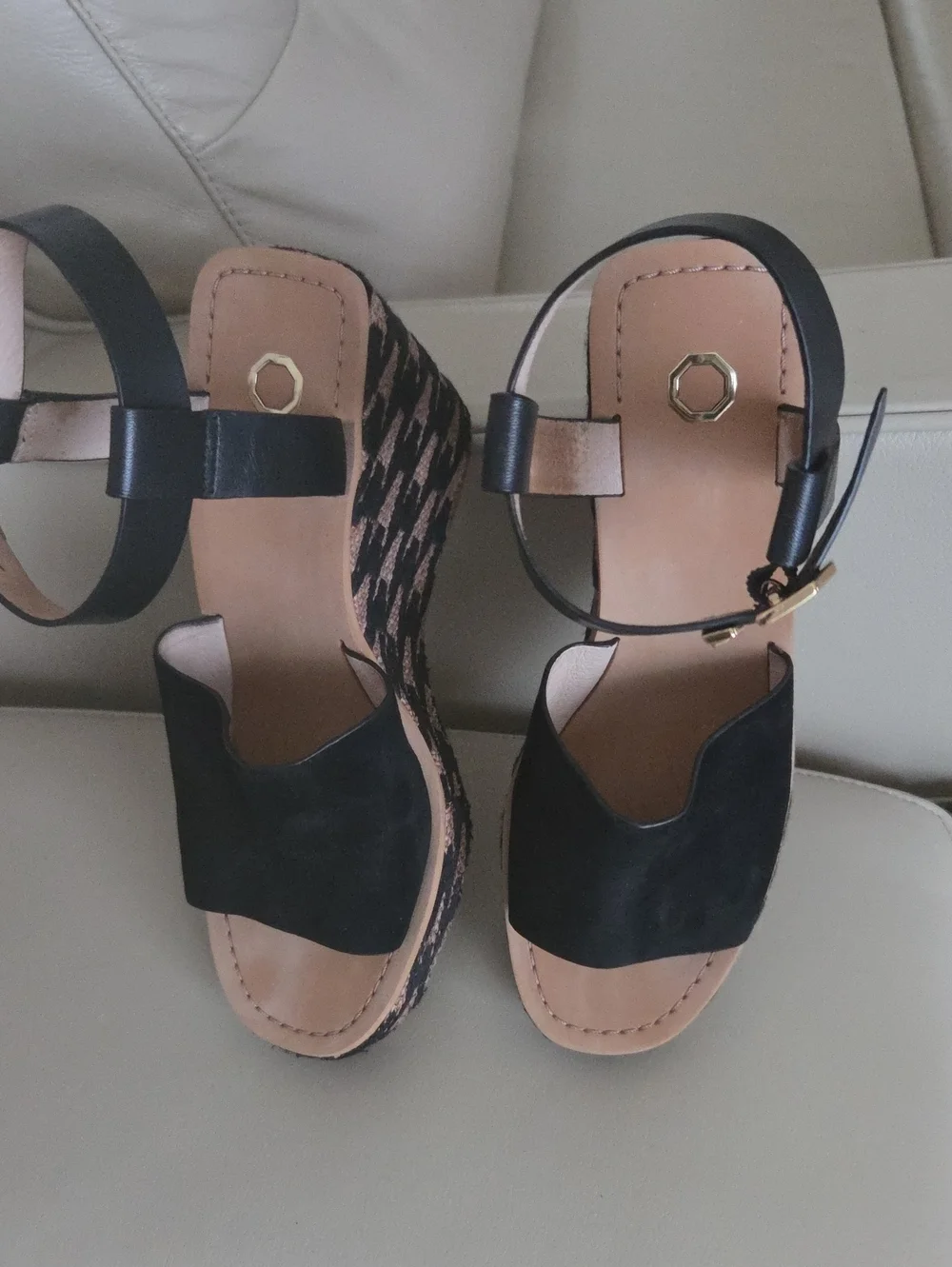 Louise et Cie stylish platform